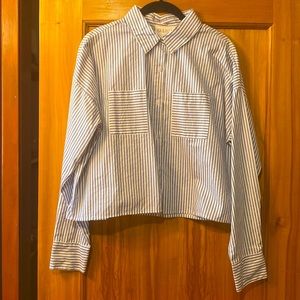 Cropped Button Down Size Large